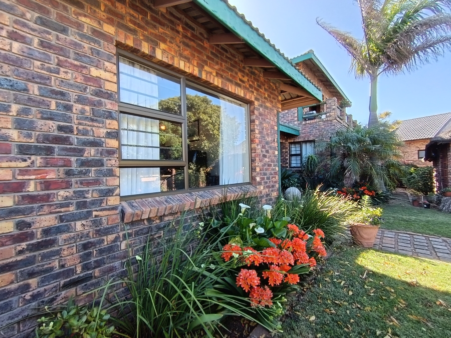 3 Bedroom Property for Sale in Wavecrest Eastern Cape